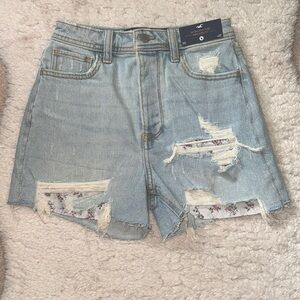 BNWT Hollister Light Blue Denim Jean Shorts Jorts with Rips Vintage